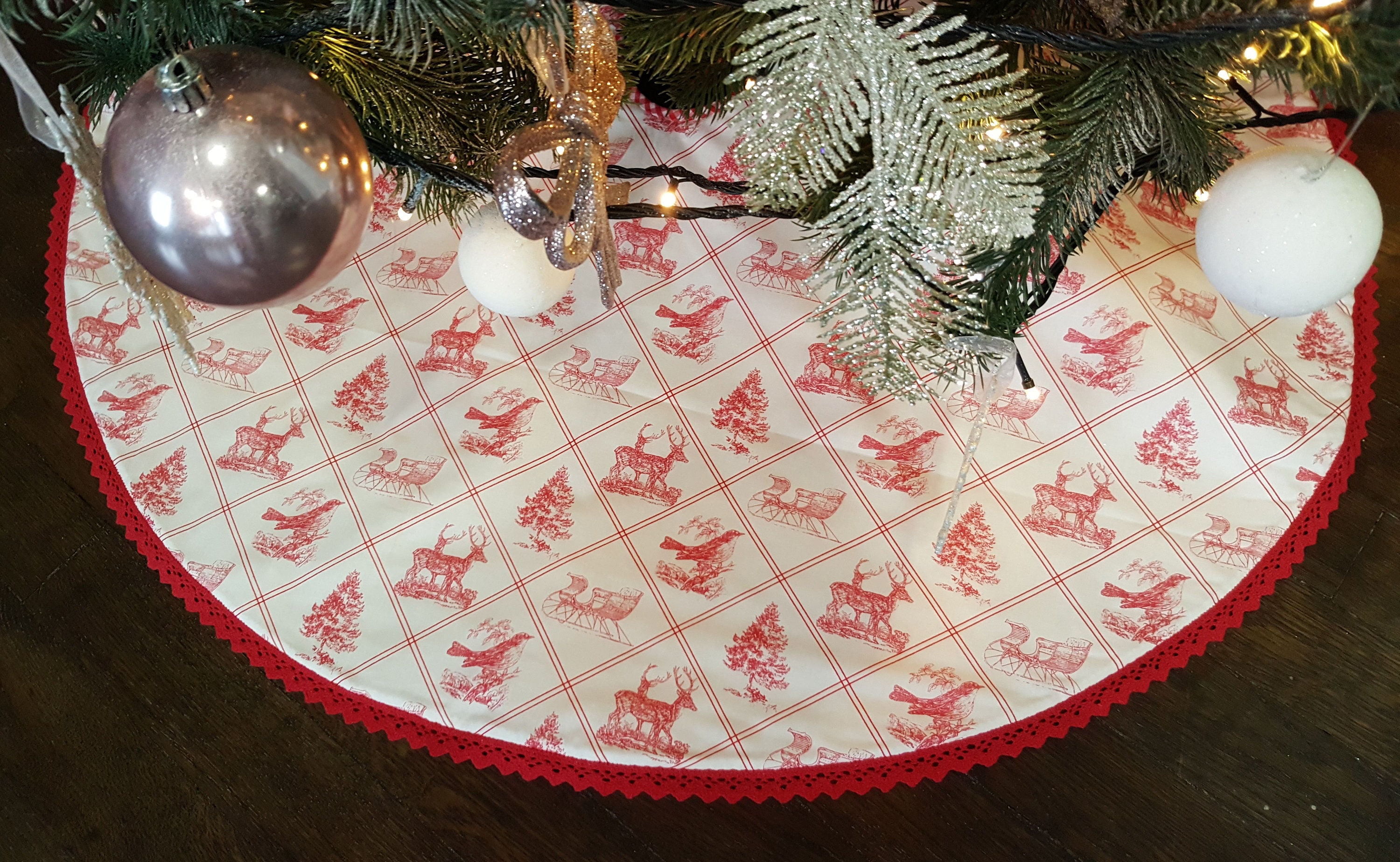 Tree skirt 37 Red tree skirt Retro Woodland decor Etsy
