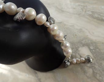 SHELLS and pearls with magnetic clasp