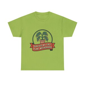 Camiseta "Mãe de Plantas" | Humor para quem se torna pai ou mãe de planta pela primeira vez | Presente perfeito para novas mamães imagem 3