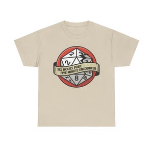 Camiseta de Dungeon Master / Seis horas de preparación, cinco minutos de encuentro / Regalo para la campaña del Caos de D&D imagen 5