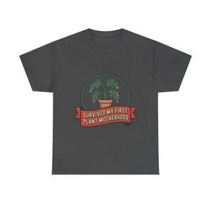 Camiseta "Mãe de Plantas" | Humor para quem se torna pai ou mãe de planta pela primeira vez | Presente perfeito para novas mamães imagem 5