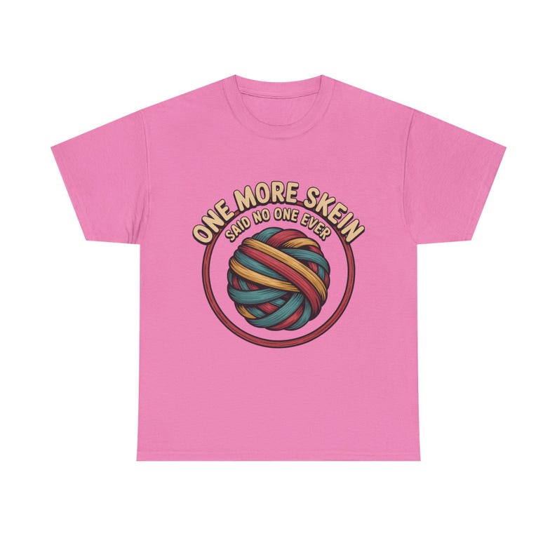 Camiseta bordada / Camiseta con humor "One More Skein" para artesanos imagen 10