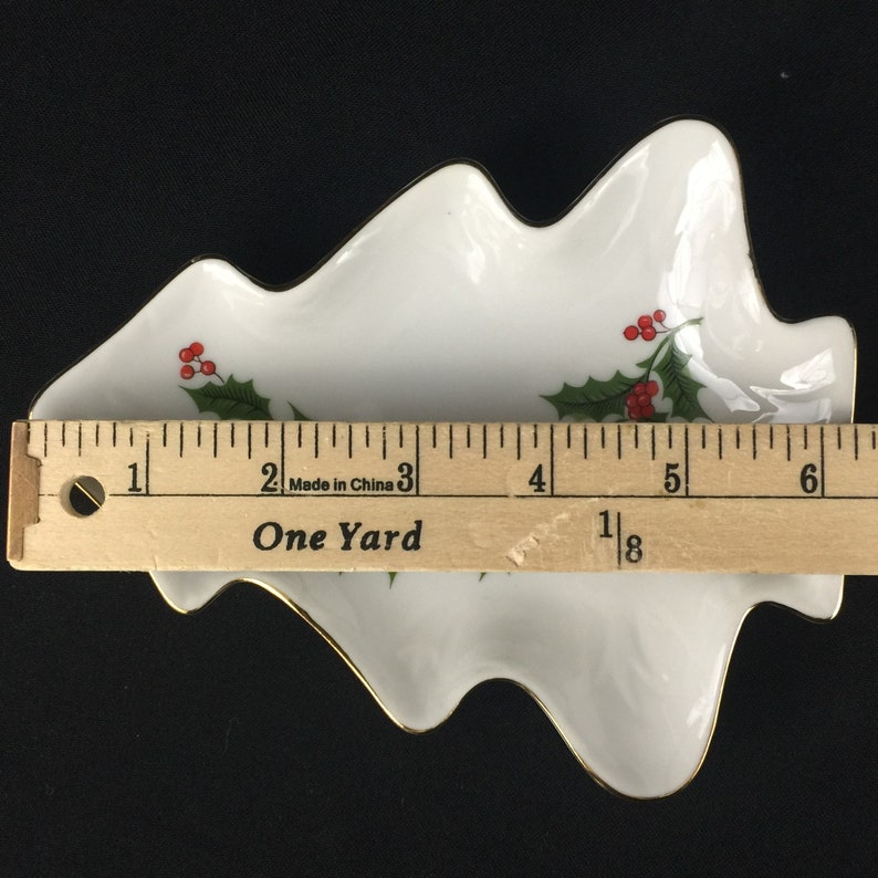 Haus Wohnen Set Of 4 Vintage Sculpted Canapedessert Plates By
