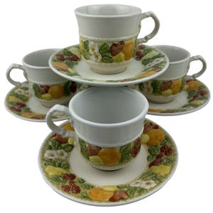 Metlox Della Robbia kop en schotels set van 4 vintage Vernon Ware Poppytrail fruit en bloemen gemaakt in de VS, Californië