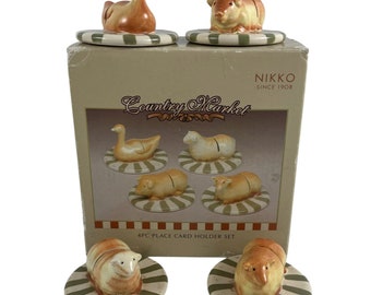 Juego de 4 tarjeteros Nikko Country Market Place con animales de granja rústicos: cerdo, vaca, pato y cordero