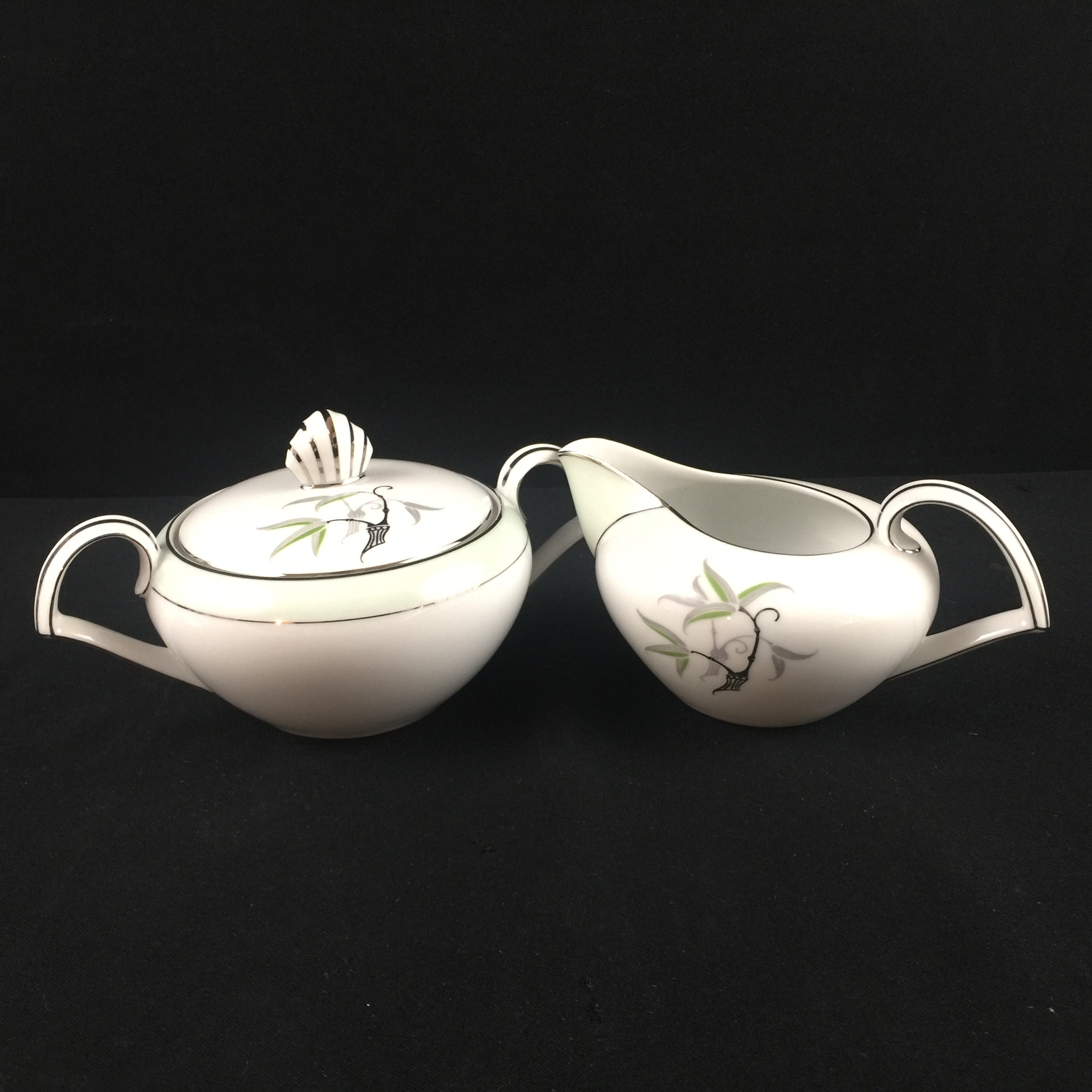 Vintage lidded Sugar Bowl and Creamer Set de Narumi China Etsy