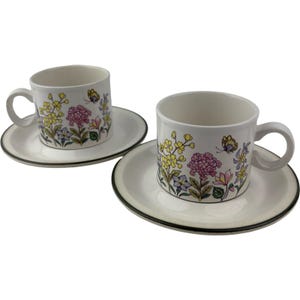 Zestaw 2 talerzy deserowych Barrats of Staffordshire Alpine Garden Bread w stylu vintage, 7" z wielokolorowymi kwiatami polnymi i motylami. Wyprodukowano w Anglii.