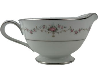 Jarra para crema Noritake Fairmont con base, rosas rosadas vintage y ribete de platino 6102, fabricada en Japón.
