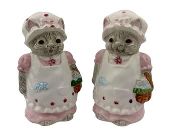 YU Mrs Bonnet Kitty Cat Figural Keramische Zout Peper Shakers Keuken Antropomorfe VTG Taiwan