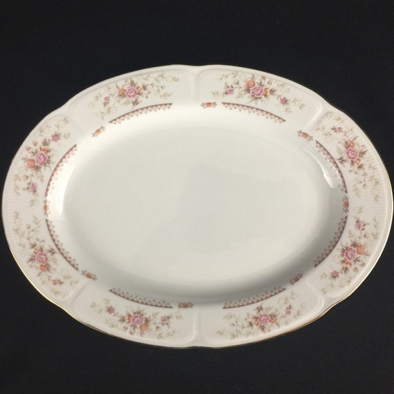 Lot Of 4 Vintage Dinner Plates 10 12 By Royal Crown Fine China