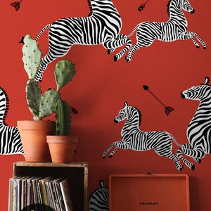Papel pintado de cebra voladora roja / Decoración de pared abstracta / Estampado de cebras saltando / Calcomanía de pared retro / Papel pintado de animales 156 imagen 1
