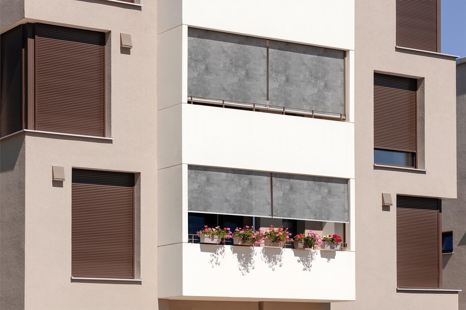 Window Shade Structure Concrete Wall With Cracks Balcony Shades, Structures Window Shades ...