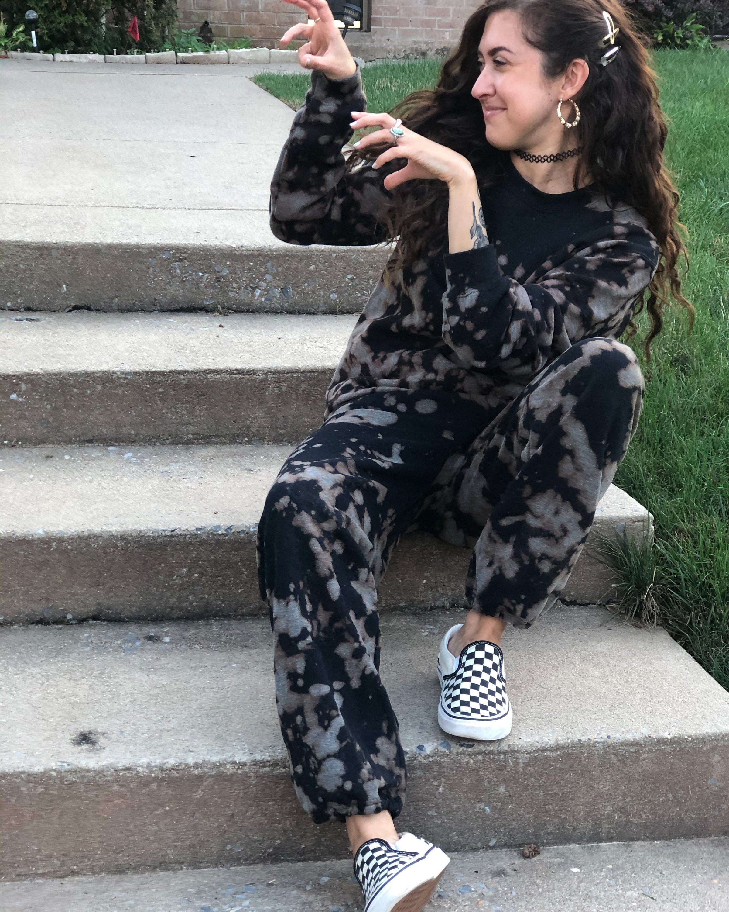 Reverse tie dye sweatsuit hotsell