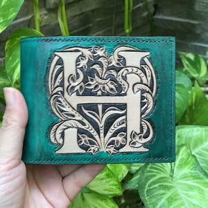 Cartera tallada en forma de H/byhalinh/cartera azul agua/cartera de cuero genuino cosida a mano/regalo artístico personalizado