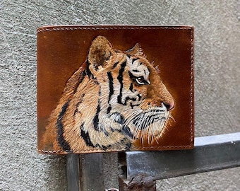 Handmade Leather Wallet – Tiger Carving – Men’s Gift – Custom Hand-painted Wallet