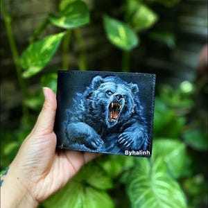 Cartera de cuero tallado/motivo de oso/byhalinh/cartera cosida a mano/regalo personalizado