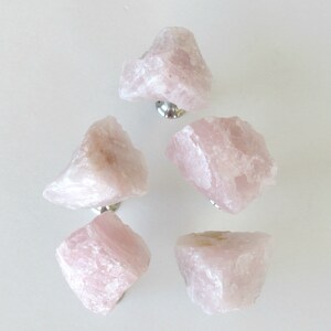 Rough Stone Bottle Stopper Self-Stand Polished Stainless Steel Wine Stopper Home Décor Rough Rose Quartz