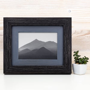 Marco de imagen hecho a mano negro + gris, marco de fotos con estera de madera, marco de pared de póster de dos tonos, tamaños personalizados A1 A2 5x7 8x10 18x24 24x36 20x30