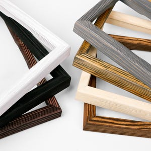 Cornice rustica in legno massello, profilo sottile, arredamento in stile fattoria