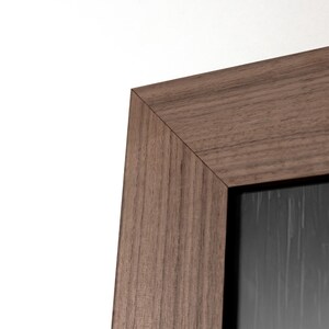 detailed tv frame, high quality frame tv, close up wood