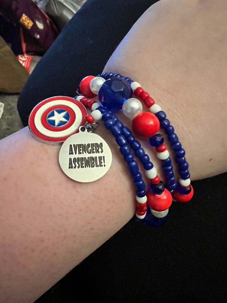 Pandora Moments Marvel The Avengers Logo Clasp Snake Chain Bracelet |  Sterling silver | Pandora US