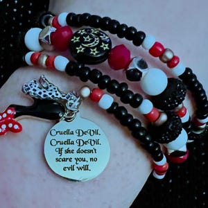Cruella DeVil, Cruella DeVil, Si ella no te asusta, ningún mal lo hará - Pulsera de 101 Dálmatas