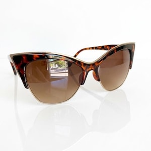 Vintage-Inspired Cat-Eye Sunglasses – Dark Tortoise Shell with Gold Accents