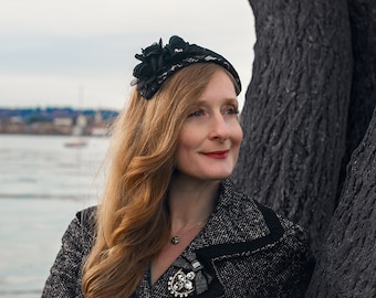 Black and White Lace Fascinator Headband, Flower Evening Headpiece, Black Wedding, Turban Vintage Glamour