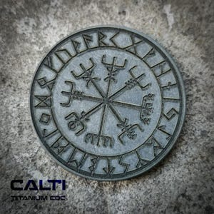 Moneda de titanio Vegvisir para la preocupación – Viking EDC Fidget