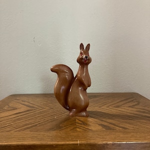 Eichhörnchen Figur, Eichhörnchen aus Kunstholz, Eichhörnchen