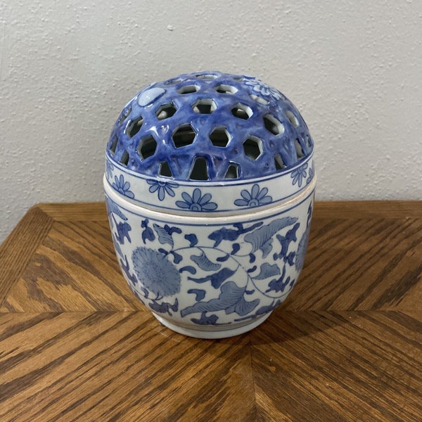 VTG Blue Asian porcelain floral jar flower frog vase with lattice