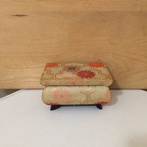Vintage fabric jewelry box, music box, Asian jewelry box, jewelry holder, decorative box