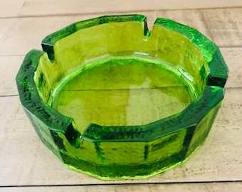 Vintage 12 - Sided Emerald Green Federal Glass Ashtray with Orange Peel Texture ~ 5.75"