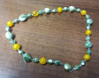 Vintage Green Plastic Sweet Style Necklace - Hippy Chic Boho Kitsch - Retro Style 60s