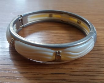 Vintage White Celluloid Plastic Metal Bangle - Kitsch Chic 50s Dinner Piece - Winter Wardrobe