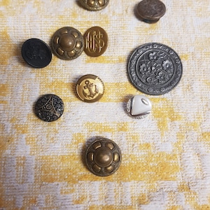 antique vintage selection buttons craft haberdashery pieces boho retro items kitsch 1900s glass wood