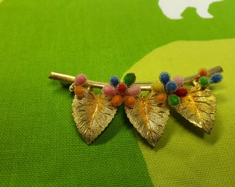 Vintage 1920s Leaf Choker Style Brooch - Kitsch Chic Boho Piece - Goldtone Summer Wardrobe