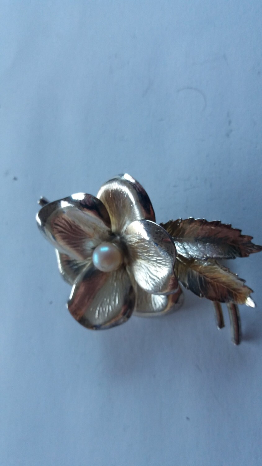 Vintage Metal Brass Effect Flower Brooch Nordic Spring Chic - Etsy