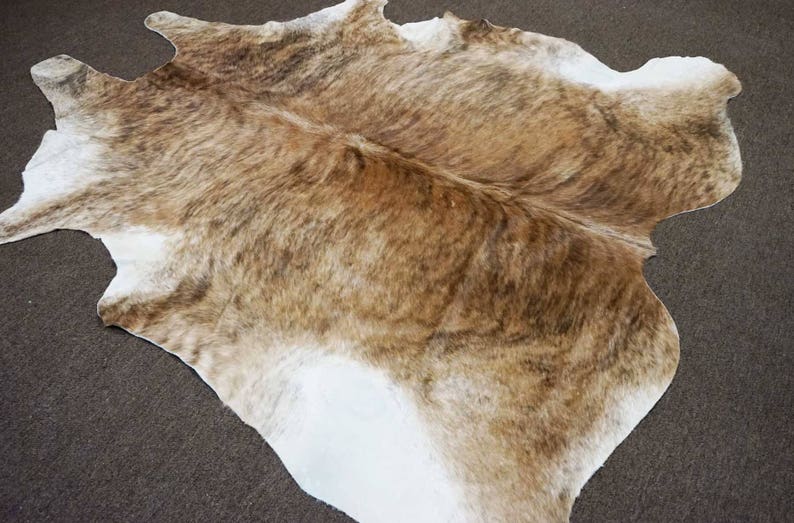 335 Size: 7/'2 x 6/'5 Light Brown Brindle Original Cowhide Rug OG