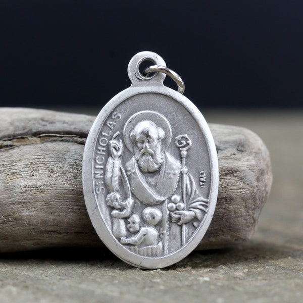 Saint Nicholas of Myra Pray For Us Religious Medal - Dutch Santa Claus Patron of Sailors, Merchants, Bakers - Jewelry Supply