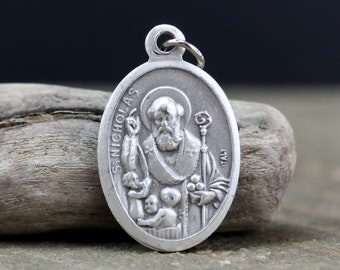 Saint Nicholas of Myra Pray For Us Religious Medal - Dutch Santa Claus Patron of Sailors, Merchants, Bakers - Jewelry Supply