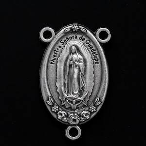 Gran centro de mesa de rosario de Nuestra Señora de Guadalupe con diseño floral adornado Divino Jesús - 36 mm de largo