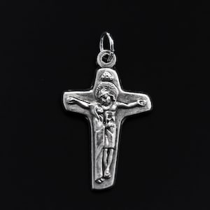 Pingente Crucifixo de Maria ao lado de Jesus, Cruz da Unidade de Schoenstatt - Disponível em dois tamanhos - Fabricado na Itália