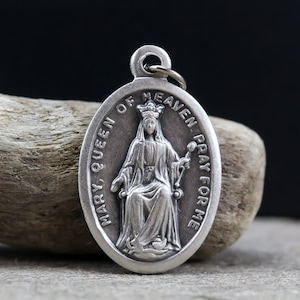 Mary Queen of Heaven Pray For Me Medal  - Patron of Heaven, Eternal Salvation to Humankind and Redemption - Made in Italy