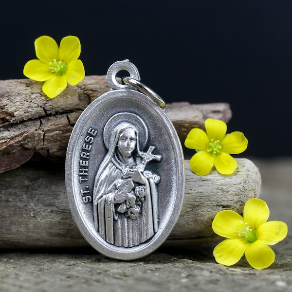 Saint Therese of Lisieux Medal, Little Flower of Jesus - Patron of Missionaries, HIV/AIDS Patients, Florists and Tuberculosis