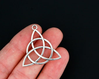 Large Triquetra Circle Charms 28.5mm Long in Antique Silver - Symbol of The Holy Trinity - 10pcs