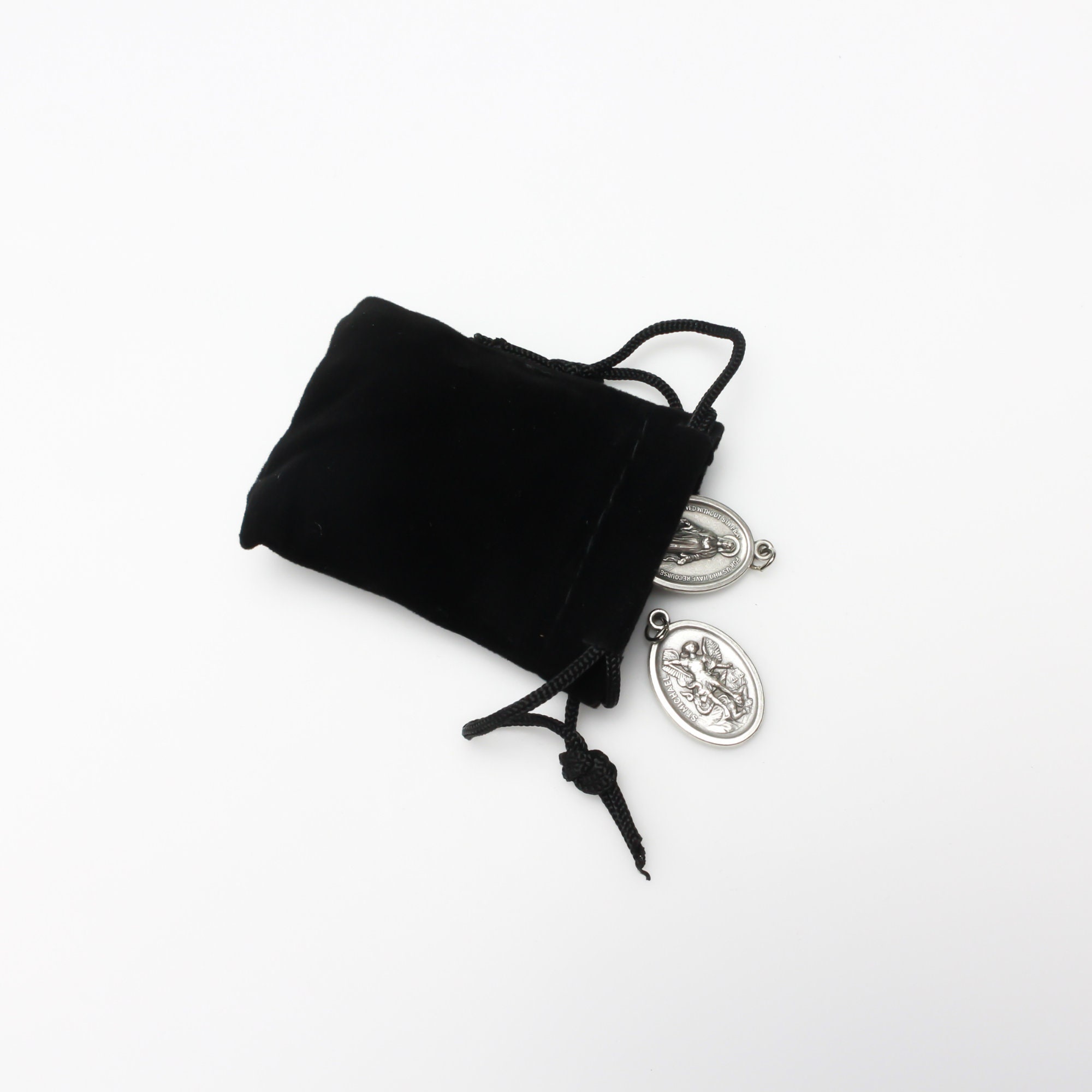 ▷ LARGE Velvet Black Pouch with Drawstrings