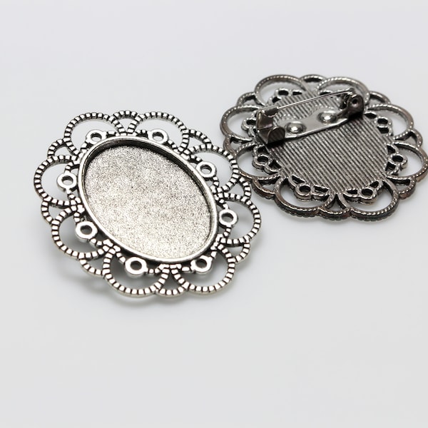 Silver Bezel Brooch Blanks - Oval Cabochon Setting with Ornate Filigree Border - Tray fits 25x18mm, 3pcs