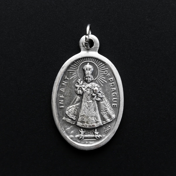 Infant Jesus of Prague Pray For Us Medal - 1 inch Oval Devotional Medal Made in Italy