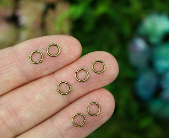 250pcs Jump Rings for Jewelry Making 10mm Silver Plated Open Jump Rings for DIY Charm Craft Making Supplies
